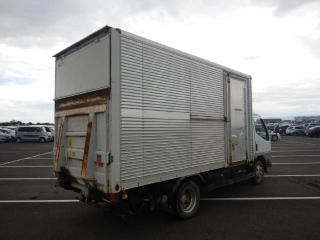 Mitsubishi Fuso Canter  с аукциона в Японии