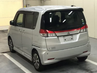 MITSUBISHI DELICA D2