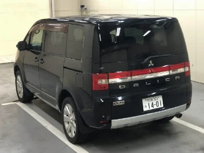 MITSUBISHI DELICA D5