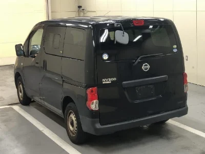 NISSAN NV200