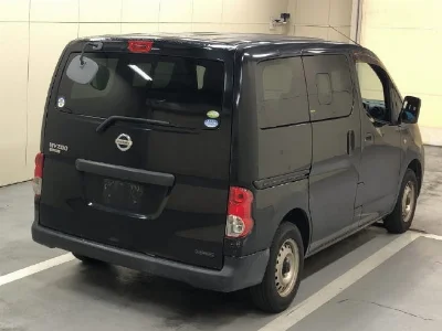 NISSAN NV200