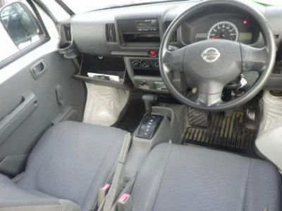 NISSAN CLIPPER VAN