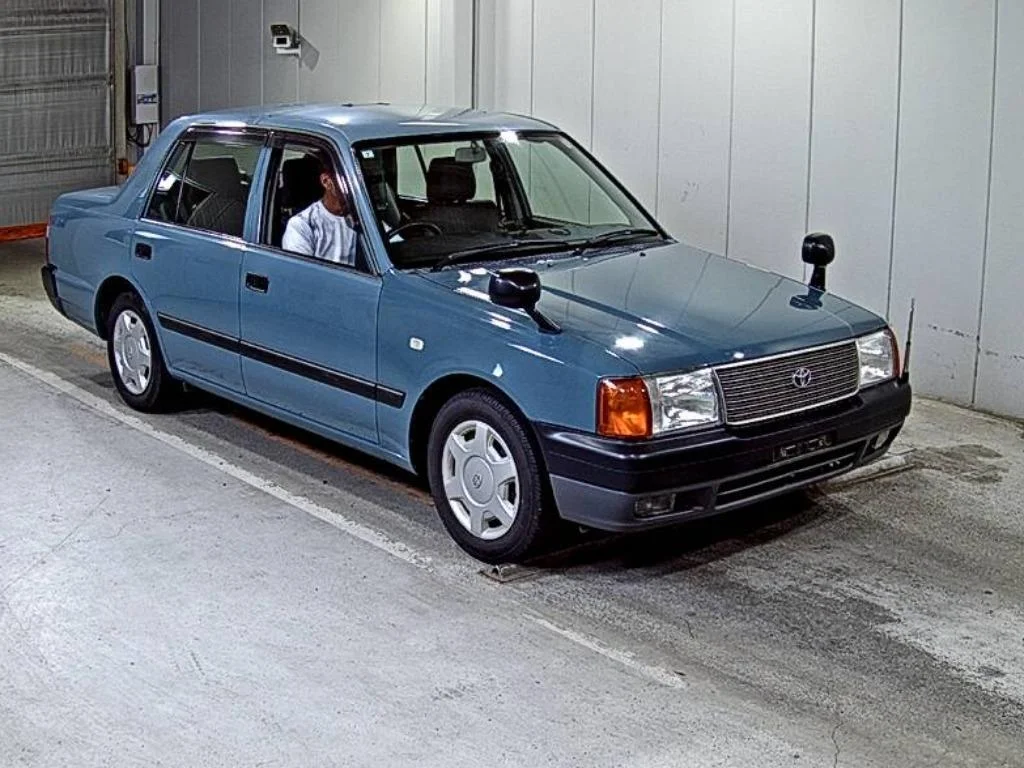 Toyota Comfort  с аукциона в Японии