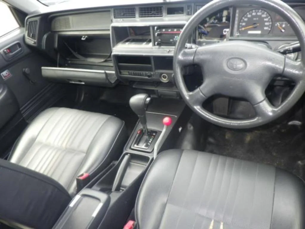 Toyota Comfort  с аукциона в Японии