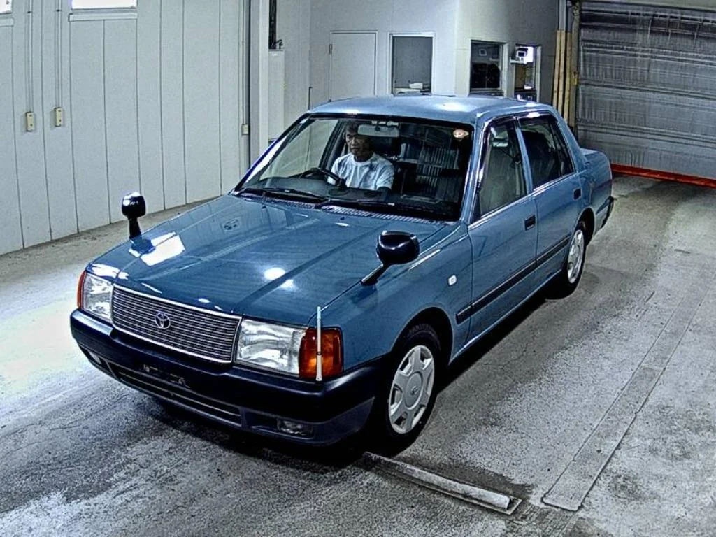 Toyota Comfort  с аукциона в Японии