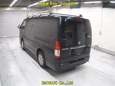 TOYOTA REGIUS VAN