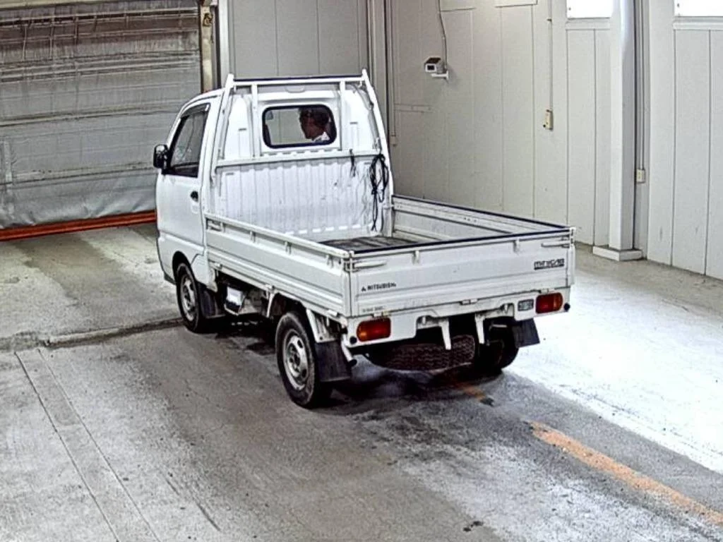 Mitsubishi Minicab Truck  с аукциона в Японии