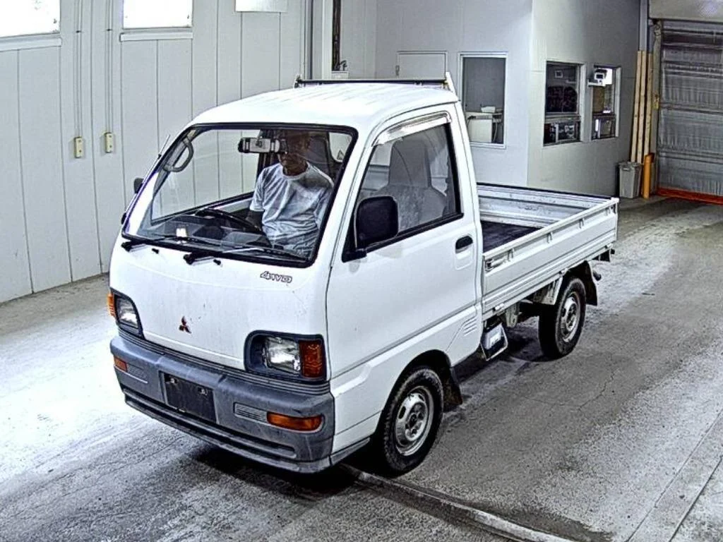 Mitsubishi Minicab Truck  с аукциона в Японии