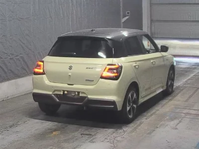 SUZUKI SWIFT