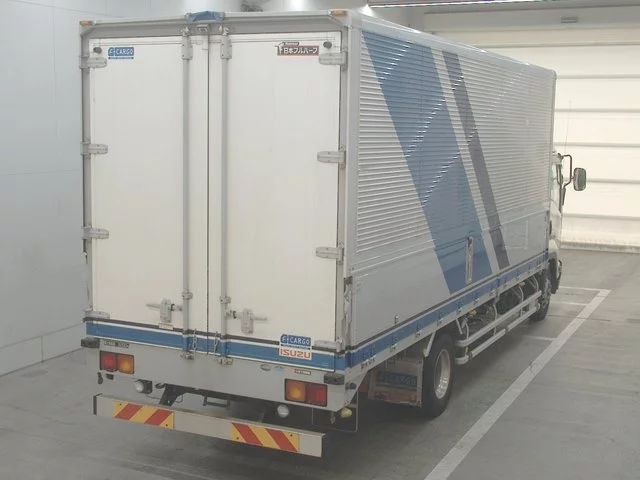 Isuzu Forward  с аукциона в Японии