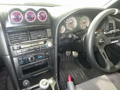 NISSAN SKYLINE