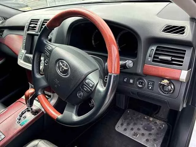 Toyota CROWN MAJESTA  с аукциона в Японии