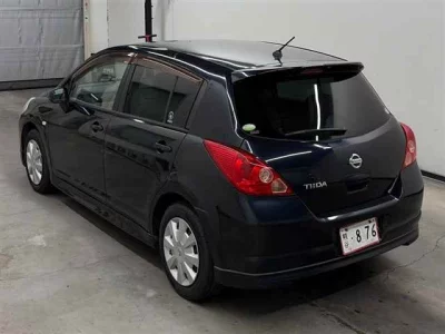 NISSAN TIIDA