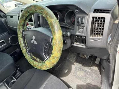 MITSUBISHI DELICA D5