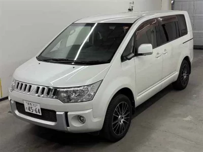 MITSUBISHI DELICA D5