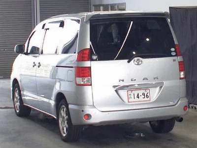 TOYOTA NOAH