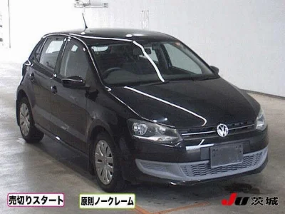 VOLKSWAGEN POLO