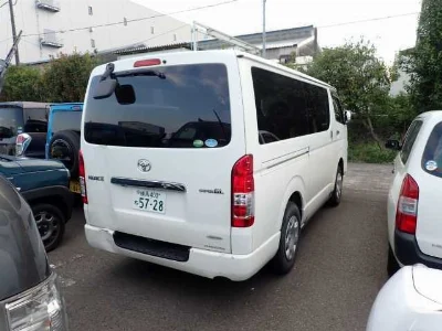 TOYOTA HIACE VAN