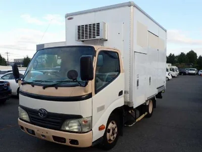 TOYOTA DYNA
