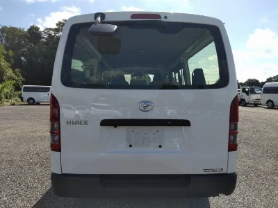TOYOTA HIACE VAN