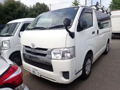 TOYOTA HIACE VAN