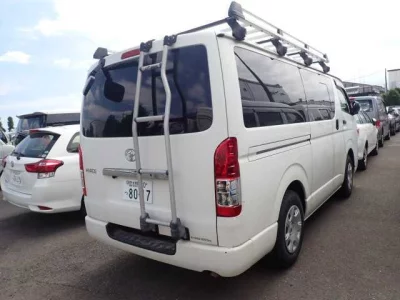 TOYOTA HIACE VAN