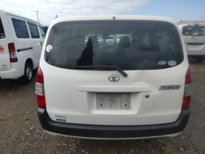 TOYOTA SUCCEED