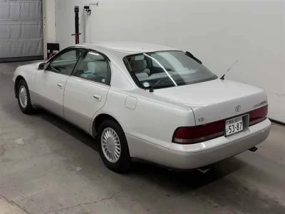 TOYOTA CROWN MAJESTA