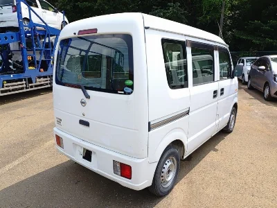 NISSAN CLIPPER VAN