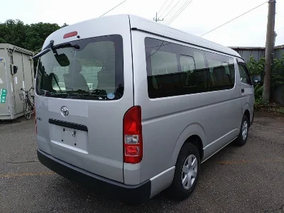 TOYOTA HIACE