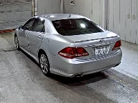 Цена авто Toyota Crown с аукционов Японии, номер кузова GRS200, пробег 185 000, оценка 6