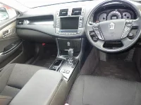 Цена авто Toyota Crown с аукционов Японии, номер кузова GRS200, пробег 185 000, оценка 6