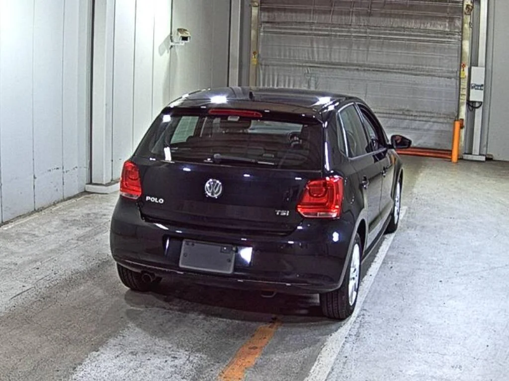 Volkswagen Polo  с аукциона в Японии