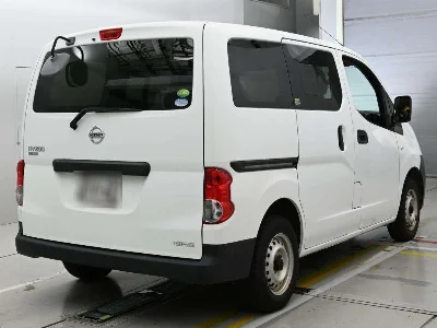 NISSAN NV200