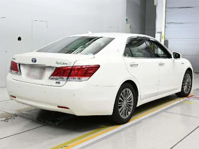 Toyota CROWN HYBRID