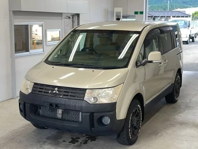 MITSUBISHI DELICA D5