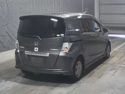 HONDA FREED SPIKE