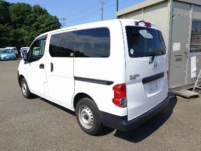 NISSAN NV200