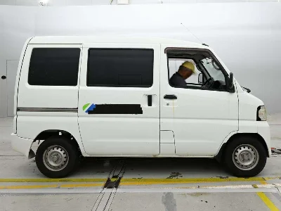 NISSAN CLIPPER VAN