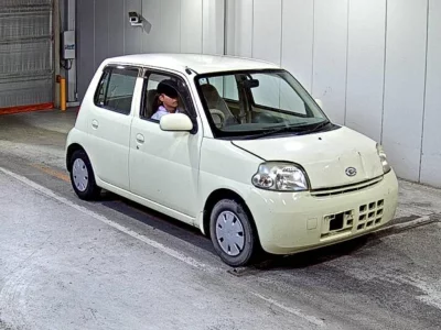 DAIHATSU ESSE