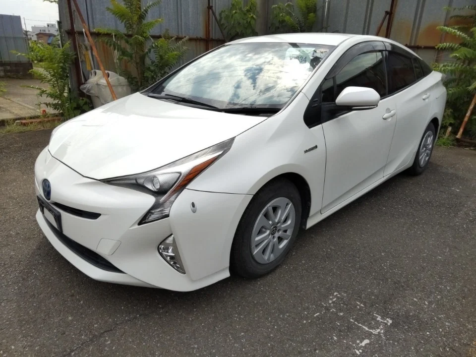 Toyota Prius  с аукциона в Японии