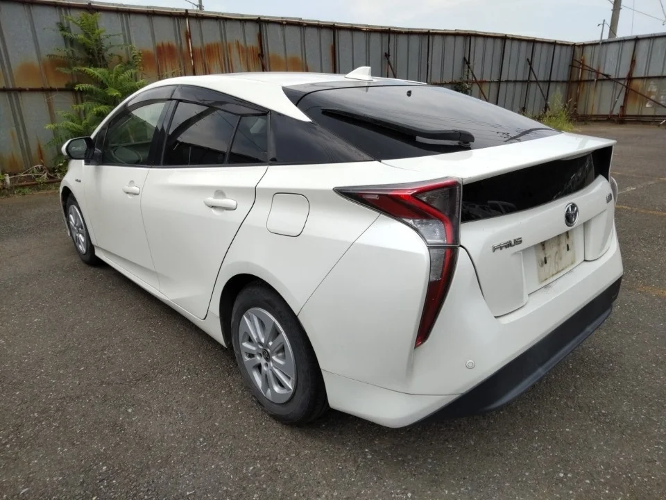 Toyota Prius  с аукциона в Японии