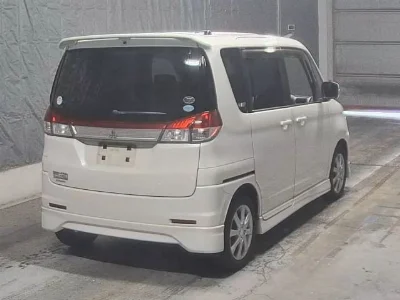 MITSUBISHI DELICA D2