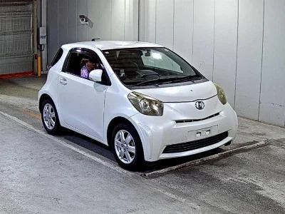 TOYOTA IQ