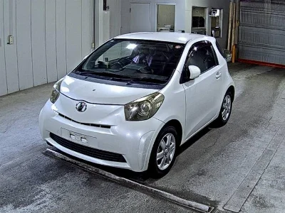 TOYOTA IQ