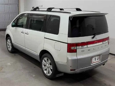MITSUBISHI DELICA D5