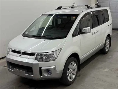 MITSUBISHI DELICA D5