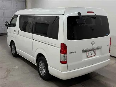 TOYOTA HIACE