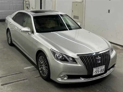 TOYOTA CROWN MAJESTA