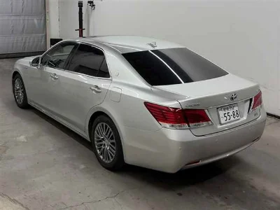 TOYOTA CROWN MAJESTA